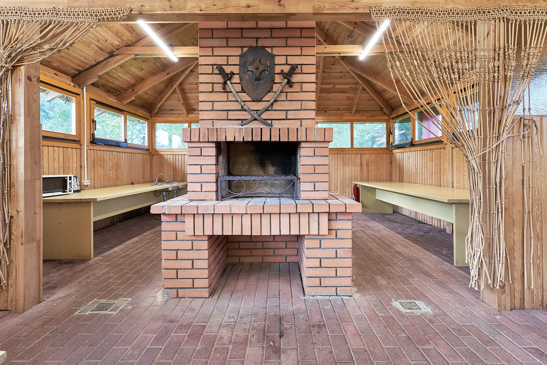 Большая беседка фото 6